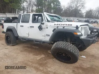 2020 Jeep Gladiator Sport S with VIN 1C6JJTAG1LL204637, listed as a IAAI auction lot 41743343 with 94,305 mi miles. Bid and sale history available at carsss.com. Image 1.