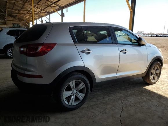 2013 Kia Sportage LX z VIN KNDPB3A20D7374714, wystawiony jako Copart lot #60260025 z przebiegiem 68 178 mil mil oraz Czysty tytuł • Clean title. Historia ofert i sprzedaży dostępna na DreamBid. Obrazek 3.