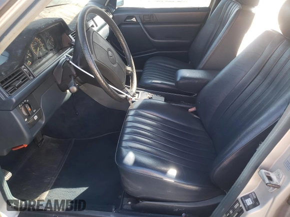 1988 Mercedes-Benz 300 with VIN WDBEA30D3JA683278, listed as a Copart auction lot 51253825 with 135,890 mi miles and Clean Title. Bid and sale history available at carsss.com. Image 7.