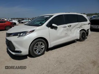 2021 Toyota Sienna Limited with VIN 5TDZRKEC3MS030334, listed as a Copart auction lot 48977875 with 69,531 mi miles and Salvage Title. Bid and sale history available at carsss.com. Image 1.