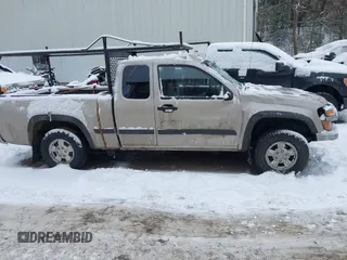 2004 Chevrolet Colorado LS Z71 with VIN 1GCDT196848174976, listed as a IAAI auction lot 41465139 with 185,149 mi miles. Bid and sale history available at carsss.com. Image 14.