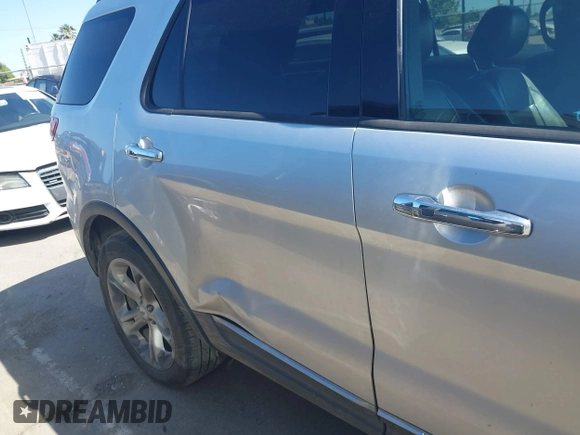 2013 Ford Explorer Limited z VIN 1FM5K7F81DGA08803, wystawiony jako IAAI lot #42304601 z przebiegiem 196 293 mil mil oraz . Historia ofert i sprzedaży dostępna na DreamBid. Obrazek 6.