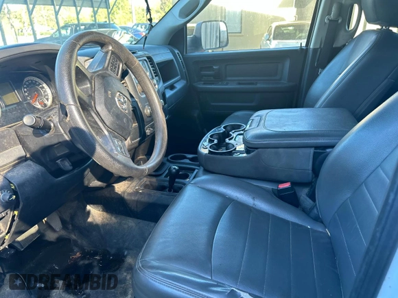 2016 Ram 3500 Tradesman z VIN 3C63RRGLXGG155224, wystawiony jako Copart lot #82751474 z przebiegiem 201 828 mil mil oraz Czysty tytuł • Clean title. Historia ofert i sprzedaży dostępna na DreamBid. Obrazek 5.