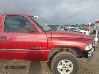 1999 Dodge 1500 z VIN 1B7HF16Y2XS185896, wystawiony jako IAAI lot #42251046 z przebiegiem 258 932 mil mil oraz . Historia ofert i sprzedaży dostępna na DreamBid. Obrazek 13.