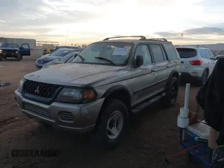 2000 Mitsubishi Montero Sport LS with VIN JA4MT31H2YP041757, listed as a IAAI auction lot 41522712 with 229,605 mi miles. Bid and sale history available at carsss.com. Image 2.