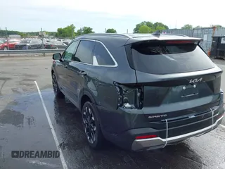 2024 Kia Sorento EX z VIN 5XYRH4JF7RG298595, wystawiony jako IAAI lot #42177922 z przebiegiem 11 963 mil mil oraz . Historia ofert i sprzedaży dostępna na DreamBid. Obrazek 3.