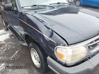 2000 Ford Explorer XLT with VIN 1FMZU63P8YUB81789, listed as a IAAI auction lot 41518021 with 243,748 mi miles and . Bid and sale history available at DreamBid. Image 6.