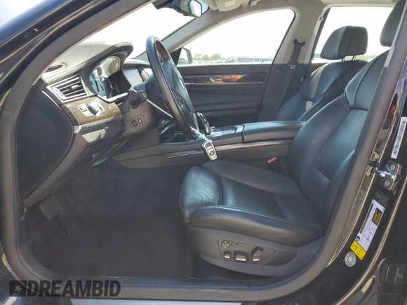 2009 BMW 7 Series 750Li z VIN WBAKB83559CY60221, wystawiony jako Copart lot #46941725 z przebiegiem 109 669 mil mil oraz Czysty tytuł • Clean title. Historia ofert i sprzedaży dostępna na DreamBid. Obrazek 7.