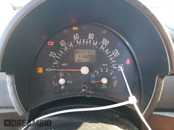 2004 Volkswagen New Beetle Coupe GLS with VIN 3VWCK31C84M416945, listed as a Copart auction lot 82093044 with 110,090 mi miles and Salvage Title. Bid and sale history available at carsss.com. Image 9.
