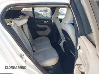 2021 Volvo XC40 Momentum with VIN YV4162UK5M2423299, listed as a IAAI auction lot 41940996 with 50,304 mi miles and . Bid and sale history available at DreamBid. Image 8.