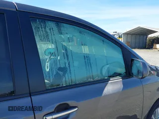 2014 Toyota Sienna XLE with VIN 5TDYK3DC5ES451965, listed as a IAAI auction lot 41879334 with 145,114 mi miles and . Bid and sale history available at DreamBid. Image 12.