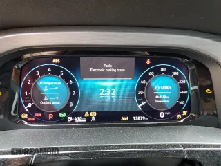 2024 Volkswagen Atlas SE z VIN 1V2WE2CA0RC209115, wystawiony jako Copart lot #54982565 z przebiegiem 13 879 mil mil oraz Szkoda całkowita • Salvage title. Historia ofert i sprzedaży dostępna na DreamBid. Obrazek 9.