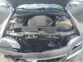 2011 Chrysler 300 C z VIN 2C3CK6CT8BH573845, wystawiony jako Copart lot #56337545 z przebiegiem 89 332 mil mil oraz Szkoda całkowita • Salvage title. Historia ofert i sprzedaży dostępna na DreamBid. Obrazek 11.