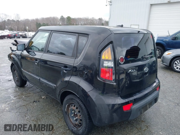 2011 Kia Soul with VIN KNDJT2A12B7303712, listed as a IAAI auction lot 41629793 with 127,167 mi miles. Bid and sale history available at carsss.com. Image 3.