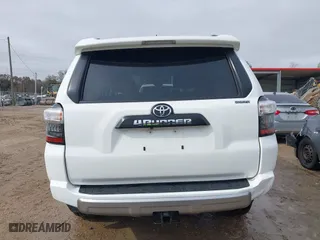 2022 Toyota 4Runner TRD Off Road with VIN JTEPU5JR2N5978258, listed as a IAAI auction lot 41441475 with 80,395 mi miles. Bid and sale history available at carsss.com. Image 16.