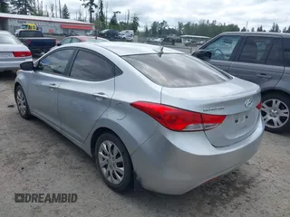 2013 Hyundai Elantra GLS z VIN 5NPDH4AE2DH172955, wystawiony jako IAAI lot #42306482 z przebiegiem 103 235 mil mil oraz . Historia ofert i sprzedaży dostępna na DreamBid. Obrazek 3.