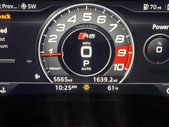 2021 Audi R8 z VIN WUAKBAFX4M7901384, wystawiony jako Copart lot #51984055 z przebiegiem 5 665 mil mil oraz Czysty tytuł • Clean title. Historia ofert i sprzedaży dostępna na DreamBid. Obrazek 8.