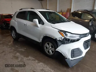 2020 Chevrolet Trax LT z VIN KL7CJLSB7LB069297, wystawiony jako IAAI lot #42376204 z przebiegiem 23 362 mil mil oraz . Historia ofert i sprzedaży dostępna na DreamBid. Obrazek 1.