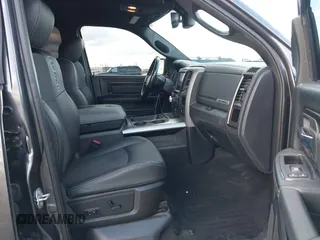 2017 Ram 1500 Rebel z VIN 1C6RR7YT2HS734120, wystawiony jako IAAI lot #41590424 z przebiegiem 113 034 mil mil oraz . Historia ofert i sprzedaży dostępna na DreamBid. Obrazek 5.