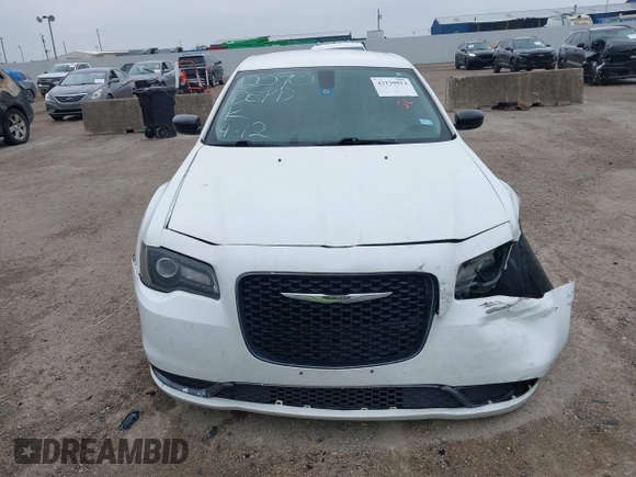 2018 Chrysler 300 Touring L z VIN 2C3CCAAG5JH320468, wystawiony jako IAAI lot #42129913 z przebiegiem 188 134 mil mil oraz . Historia ofert i sprzedaży dostępna na DreamBid. Obrazek 12.