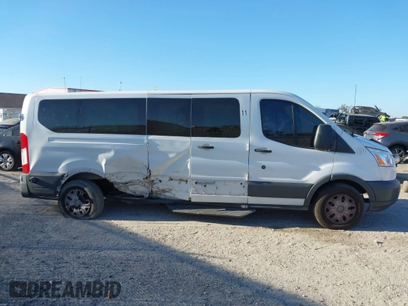 2017 Ford Transit XL z VIN 1FBZX2ZM5HKA20740, wystawiony jako IAAI lot #41144911 z przebiegiem 201 936 mil mil oraz . Historia ofert i sprzedaży dostępna na DreamBid. Obrazek 13.