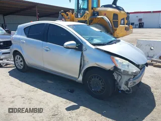 2013 Toyota Prius One z VIN JTDKDTB30D1041802, wystawiony jako IAAI lot #42207972 z przebiegiem 233 300 mil mil oraz . Historia ofert i sprzedaży dostępna na DreamBid. Obrazek 1.