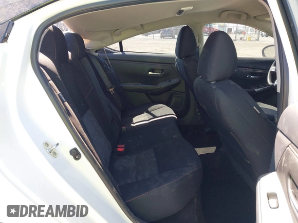2024 Nissan Sentra SR with VIN 3N1AB8DV7RY361640, listed as a IAAI auction lot 42032715 with 9,494 mi miles and . Bid and sale history available at DreamBid. Image 8.