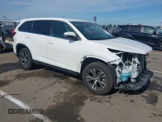 2019 Toyota Highlander LE z VIN 5TDZZRFH3KS302509, wystawiony jako IAAI lot #41535985 z przebiegiem 34 653 mil mil oraz . Historia ofert i sprzedaży dostępna na DreamBid. Obrazek 1.