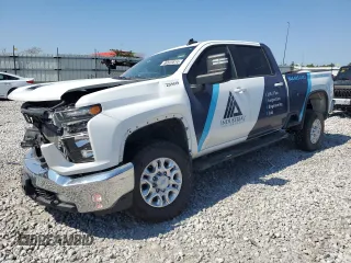 2020 Chevrolet Silverado 3500HD LT with VIN 1GC4YTEY4LF310731, listed as a Copart auction lot 69522614 with 121,916 mi miles and Salvage Title. Bid and sale history available at carsss.com. Image 1.
