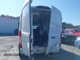 2023 Ford Transit Cargo с VIN 1FTBR1C82PKA54484, выставлен на аукционе IAAI как лот 40983625 с пробегом 57 151 миль миль и . История ставок и продаж доступна на DreamBid. Изображение 6.