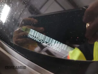 2020 Nissan Maxima SL z VIN 1N4AA6DV3LC370040, wystawiony jako IAAI lot #42437358 z przebiegiem 51 711 mil mil oraz . Historia ofert i sprzedaży dostępna na DreamBid. Obrazek 17.