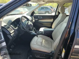 2017 Ford Explorer Platinum z VIN 1FM5K8HT9HGD50285, wystawiony jako Copart lot #54277795 z przebiegiem 88 836 mil mil oraz Szkoda całkowita • Salvage title. Historia ofert i sprzedaży dostępna na DreamBid. Obrazek 7.