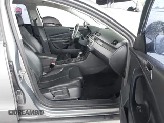 2008 Volkswagen Passat Komfort z VIN WVWJK73C18E227564, wystawiony jako IAAI lot #42251998 z przebiegiem 103 100 mil mil oraz . Historia ofert i sprzedaży dostępna na DreamBid. Obrazek 5.