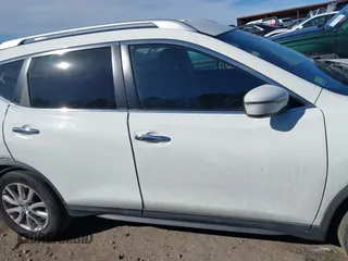 2017 Nissan Rogue SV with VIN KNMAT2MV9HP584589, listed as a IAAI auction lot 41692956 with 111,294 mi miles and . Bid and sale history available at carsss.com. Image 14.