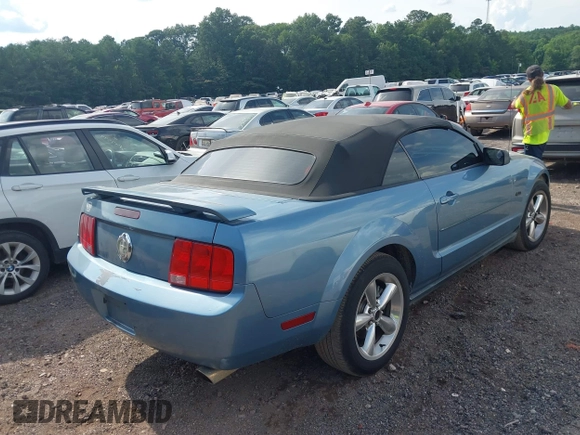 2006 Ford Mustang Standard z VIN 1ZVFT84NX65184801, wystawiony jako IAAI lot #42490407 z przebiegiem 207 792 mil mil oraz . Historia ofert i sprzedaży dostępna na DreamBid. Obrazek 4.