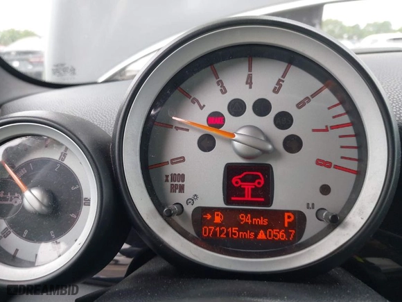 2010 MINI Cooper Convertible S with VIN WMWMS3C52ATY08772, listed as a IAAI auction lot 41845412 with 71,215 mi miles. Bid and sale history available at carsss.com. Image 7.