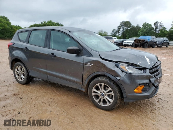 2019 Ford Escape S z VIN 1FMCU0F75KUA87696, wystawiony jako Copart lot #56312775 z przebiegiem 84 472 mil mil oraz Szkoda całkowita • Salvage title. Historia ofert i sprzedaży dostępna na DreamBid. Obrazek 4.