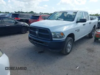 2015 Ram 2500 Tradesman z VIN 3C6TR4CT4FG556775, wystawiony jako IAAI lot #42531595 z przebiegiem 109 195 mil mil oraz . Historia ofert i sprzedaży dostępna na DreamBid. Obrazek 2.