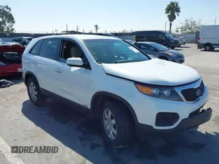2011 Kia Sorento LX with VIN 5XYKTCA14BG178936, listed as a IAAI auction lot 42000907 with 60,944 mi miles. Bid and sale history available at carsss.com. Image 1.