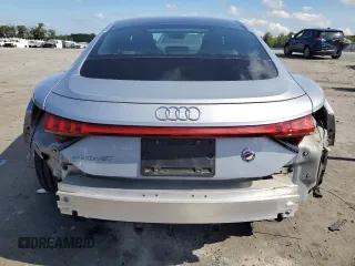 2022 Audi e-tron GT Premium Plus z VIN WAUFJBFW8N7006591, wystawiony jako Copart lot #71233664 z przebiegiem 41 317 mil mil oraz Szkody całkowita. Historia ofert i sprzedaży dostępna na DreamBid. Obrazek 6.