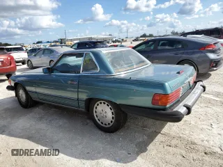1988 Mercedes-Benz 560 SL with VIN WDBBA48D0JA086361, listed as a Copart auction lot 77939174 with 102,389 mi miles and Salvage Title. Bid and sale history available at carsss.com. Image 2.