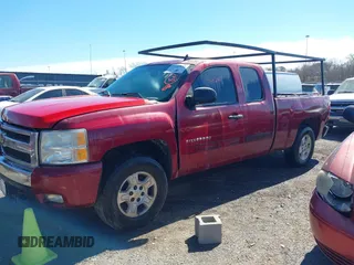 2007 Chevrolet Silverado 1500 LT w/1LT with VIN 2GCEC19C071686992, listed as a IAAI auction lot 41602817 with 395,297 mi miles. Bid and sale history available at carsss.com. Image 14.