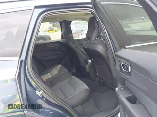 2022 Volvo XC60 Momentum z VIN YV4L12RKXN1052826, wystawiony jako IAAI lot #41869228 z przebiegiem 30 044 mil mil oraz . Historia ofert i sprzedaży dostępna na DreamBid. Obrazek 8.