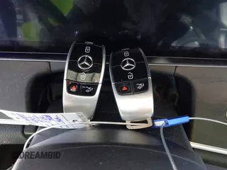 2020 Mercedes-Benz E 350 z VIN WDDZF8DBXLA708289, wystawiony jako IAAI lot #41486627 z przebiegiem Nie podano mil oraz . Historia ofert i sprzedaży dostępna na DreamBid. Obrazek 11.