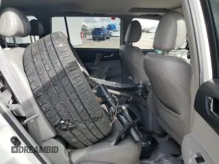 2010 Toyota Highlander Limited with VIN 5TDDK3EH5AS003034, listed as a Copart auction lot 50449835 with 185,717 mi miles and Salvage title. Bid and sale history available at DreamBid. Image 10.