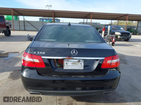 2012 Mercedes-Benz E E 350 Luxury with VIN WDDHF5KB1CA524212, listed as a IAAI auction lot 41041293 with 358,857 mi miles. Bid and sale history available at carsss.com. Image 16.