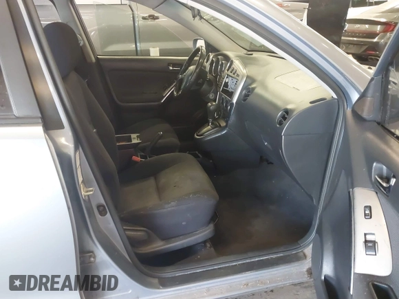 2004 Toyota Matrix Std with VIN 2T1LR32EX4C285993, listed as a IAAI auction lot 41401580 with 216,603 mi miles. Bid and sale history available at carsss.com. Image 5.