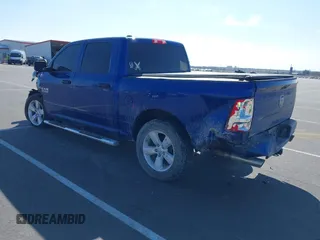 2015 Ram 1500 Express z VIN 1C6RR7KTXFS600736, wystawiony jako IAAI lot #41930522 z przebiegiem 79 805 mil mil oraz . Historia ofert i sprzedaży dostępna na DreamBid. Obrazek 3.