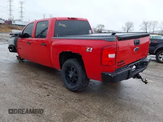 2009 Chevrolet Silverado 1500 LT with VIN 3GCEK23399G197745, listed as a IAAI auction lot 41747081 with Not Provided miles and . Bid and sale history available at DreamBid. Image 3.