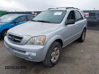 2005 Kia Sorento LX with VIN KNDJD733455484725, listed as a IAAI auction lot 41444120 with 242,129 mi miles. Bid and sale history available at carsss.com. Image 6.